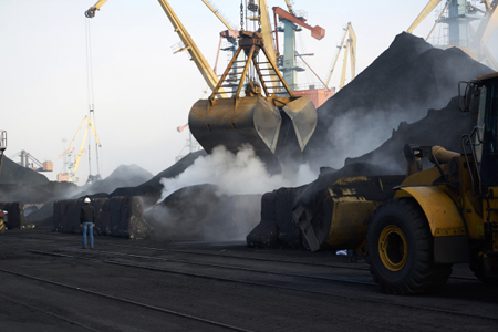 Трутнев одобрил планы ВГК построить новый угольный порт на Сахалине