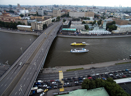 Москворецкую набережную в центре столицы в выходные вновь закроют для движения