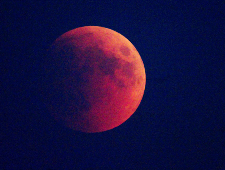 Москвичи вечером 7 августа смогут два часа наблюдать лунное затмение