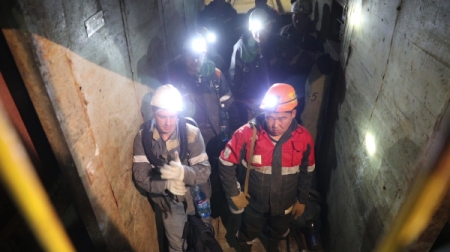 Вода продолжает прибывать в шахту на руднике "Мир"