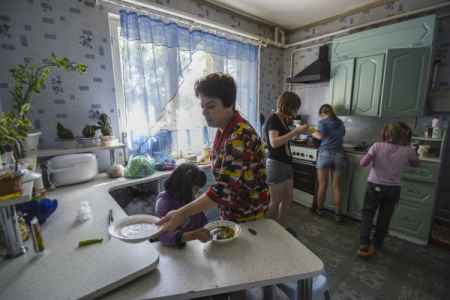 Более 30 тыс. алтайских детей из многодетных семей получили выплаты на подготовку к школе