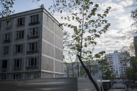 Около миллиона граждан РФ предстоит переселить из аварийного жилья