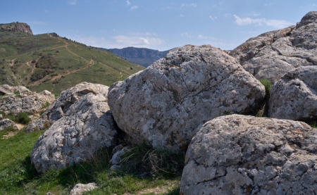 Камни из Иркутской области станут частью монумента "Стена скорби" в Москве