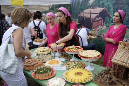 Около 10 тыс. человек пришли на фестиваль сыра в Адыгее