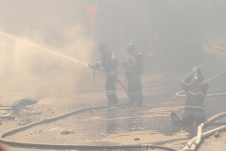 Пожарные ликвидировали открытое горение в центре Ростова-на-Дону