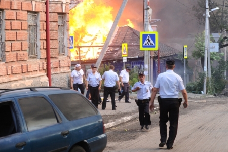 Власти Ростова-на-Дону отработают версию поджога в качестве одной из причин крупного пожара