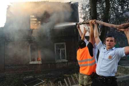В центре Ростова-на-Дону горят 25 жилых домов