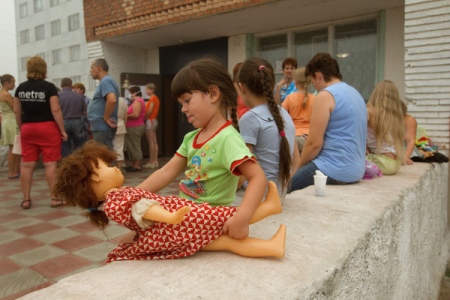 Школьников из зоны пожара в Ростове-на-Дону разместят в школах-интернатах