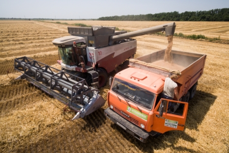 Аграрии Ульяновской области собрали более 1,5 млн тонн зерна, установив рекорд за 20 лет