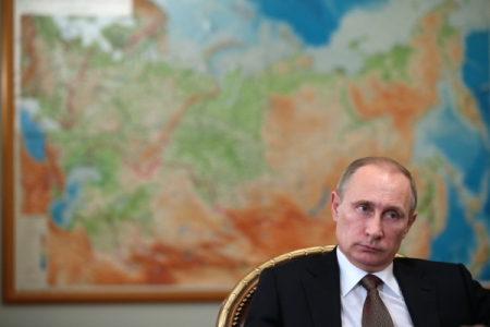 РФ контролирует ситуацию с наращиванием военного присутствия НАТО у ее границ - Путин