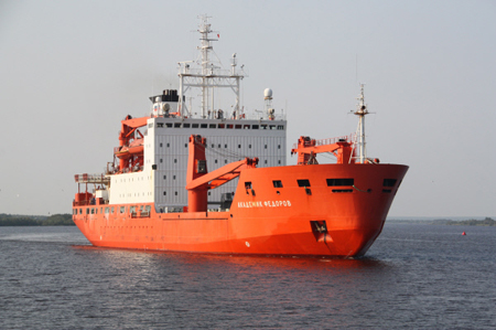 Судно "Академик Федоров" доставит в Антарктиду 2 тыс. тонн грузов для полярных станций