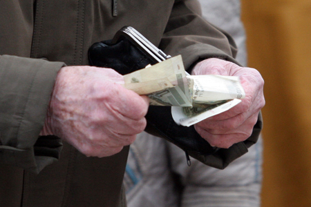 Неработающие пенсионеры, пострадавшие от майских ЧС в Адыгее, получат дополнительно по 10 тыс. рублей