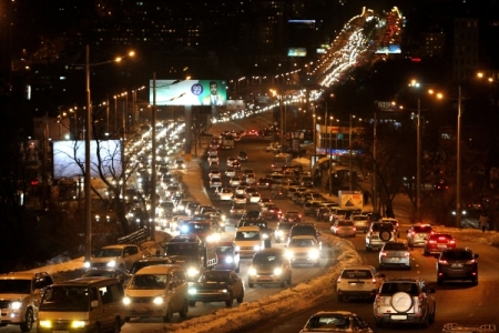 Снегопад вызвал десятибалльные пробки на дорогах Владивостока