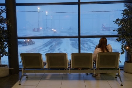 Около 30 рейсов задержано в аэропортах Москвы из-за снегопада