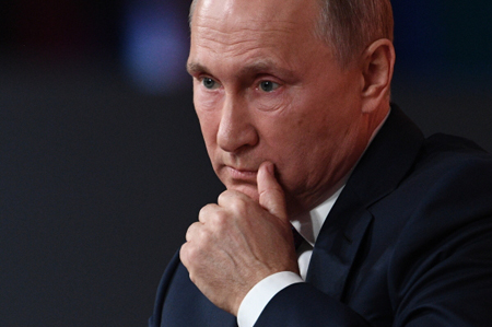 Путин обещает развивать армию без втягивания в гонку вооружений