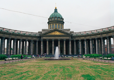 Восточный фасад Казанского собора планируют отреставрировать к ноябрю 2018 года