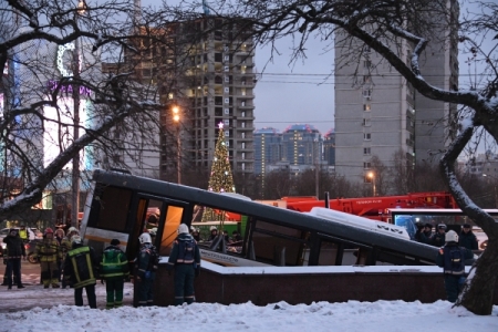СКР возбудил уголовное дело по двум статьям после ДТП с автобусом в Москве