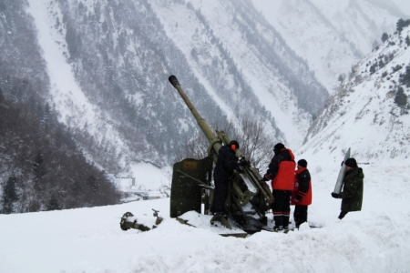 Экстренное предупреждение объявлено из-за угрозы схода снежных лавин в горах Карачаево-Черкесии