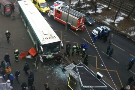 Уголовное дело возбуждено по факту наезда автобуса на остановку на северо-западе Москвы