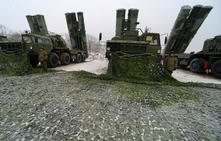 В Кремле размещение комплексов С-400 в Крыму связывают с необходимостью обеспечения безопасности