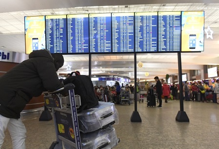 Более 40 рейсов отменили и задержали в аэропортах Москвы