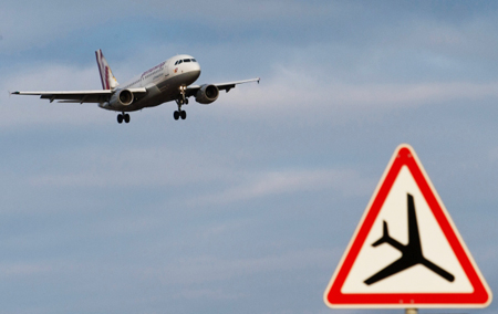 Летевший из Краснодара в Москву самолет сел в Воронеже из-за смерти пассажира