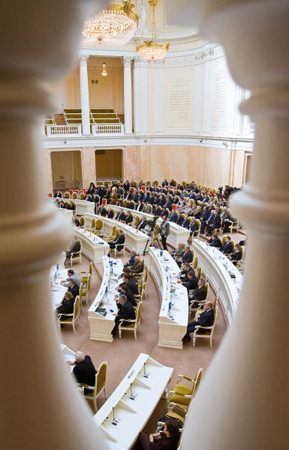 Петербургские депутаты предложили поддержать создание студотрядов