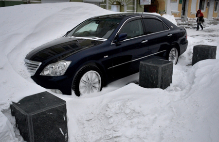Высота сугробов в Москве приблизилась к рекордным за зиму 40 сантиметрам