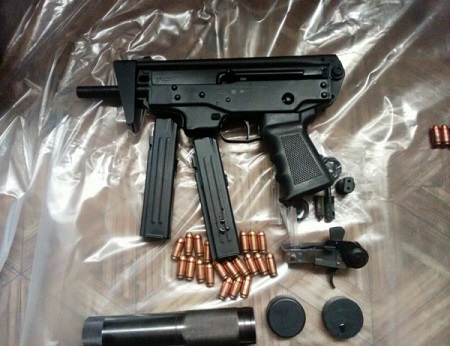 ФСБ пресекла деятельность петербургской банды торговцев оружием