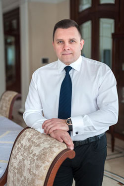 Директор фонда "ЯМЭФ" С.Лазуткин: "Надеемся, что наш форум станет президентским"
