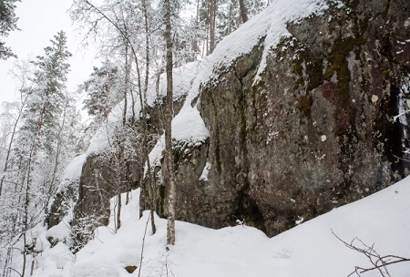 Опасность схода снежных лавин объявлена в Крыму до 3 марта