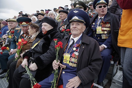 Более 2 тыс. ветеранов в Тульской области получат праздничные посылки к Дню Победы