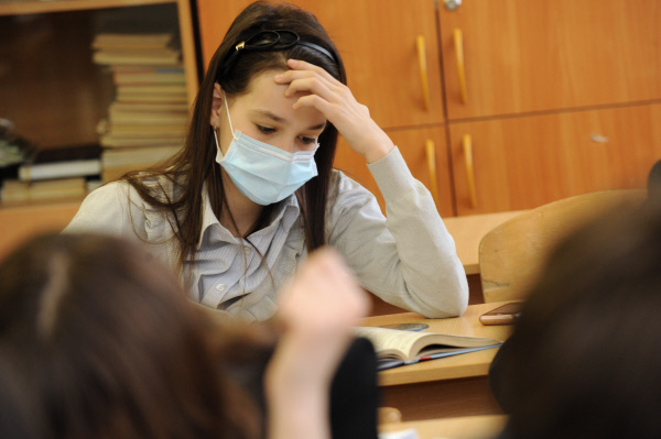 Школьников Саратова отпустят на внеплановые каникулы из-за вспышки гриппа и ОРВИ