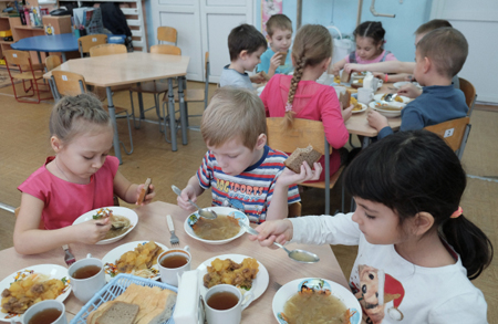 Уголовное дело о растрате 9 млн рублей на питание в детсадах расследуют в Кирове
