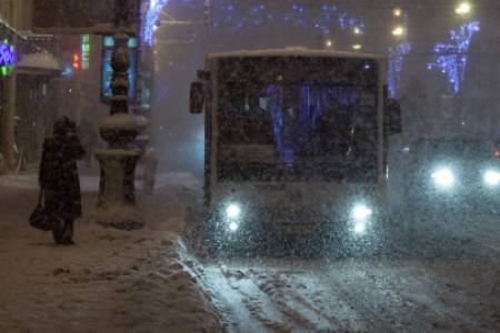 Перевозки детей на автобусах из-за метели будут отменены в нескольких районах Тюменской области