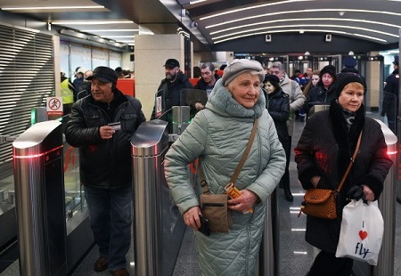 Более 27 млн пассажиров за год досмотрели в метро Петербурга