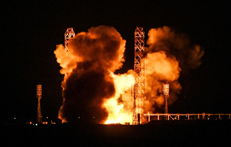 Запуск ракеты-носителя "Протон-М" с военным спутником осуществлен c Байконура