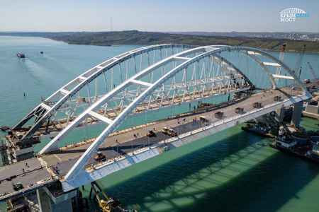 Движение грузовиков по Крымскому мосту будет открыто в октябре - Соколов