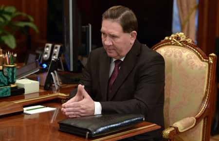 Курский губернатор получил благодарность от правительства