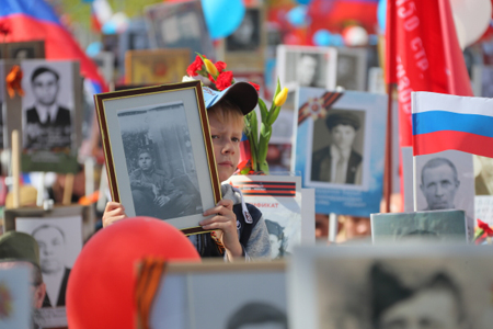Более 600 тыс. жителей приняли участие в акции "Бессмертный полк" в Подмосковье