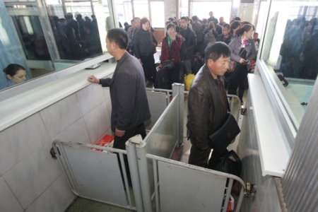 Все застрявшие на таможне в китайском Хэйхэ туристы смогли выехать в Благовещенск