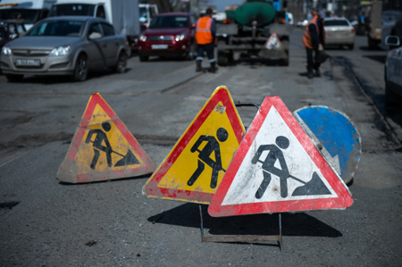 Красноярские компании получили два контракта на ремонт дорог в регионе по максимальной цене
