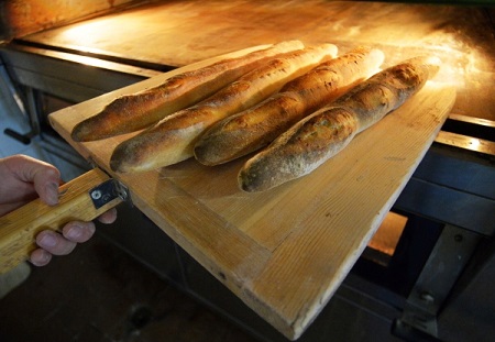 Ставропольские пекарни начали выпуск хлеба с этикетками по ПДД