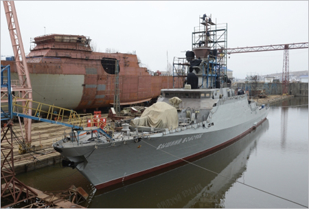 Новейший малый ракетный корабль "Вышний Волочек" прибыл в Севастополь