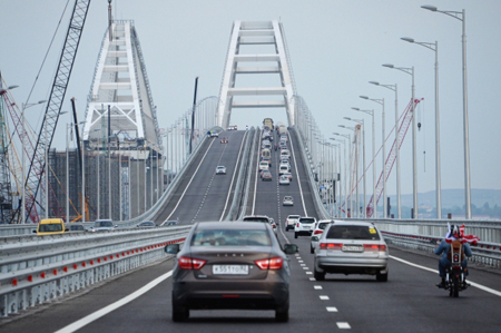 Более 200 тысяч транспортных средств проехали по Крымскому мосту с 16 мая