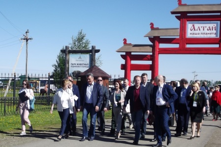 Более 1,8 тыс. молодых управленцев со всего мира собрались в Алтайском крае на молодежный форум