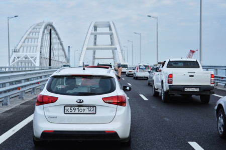Новый рекорд трафика установлен на Крымском мосту