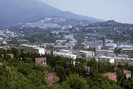 Правительство Крыма признало незаконными и потребовало снести 5 многоэтажных домов в Ялте