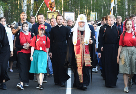 Участниками крестного хода на "Царских днях" в Екатеринбурге стали 100 тыс. человек