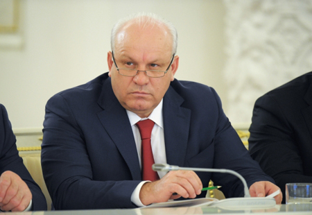 Избирком Хакасии зарегистрировал главу региона Зимина кандидатом на губернаторские выборы